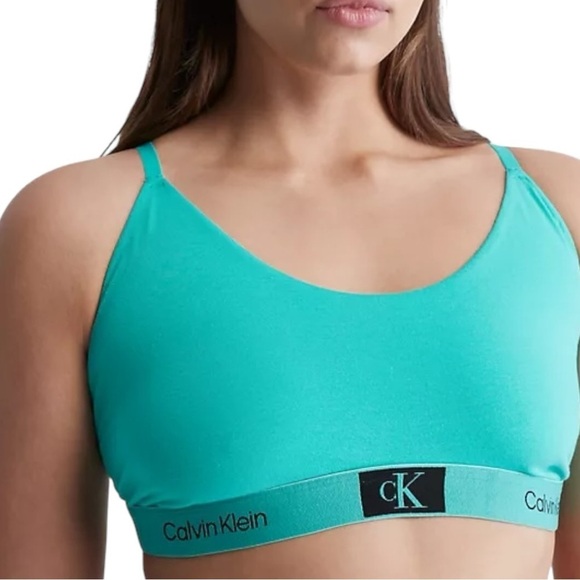 Calvin Klein New with tags
1996 Plus Size Unlined Bralette Size: 2X - Picture 2 of 9